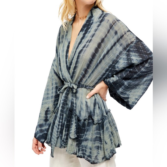 Free People One | Kimono - Picture 2 of 5